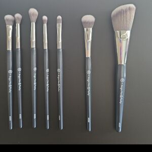 BK Beauty × Angie Hot & Flashy - 7 PIECE BRUSH SET!